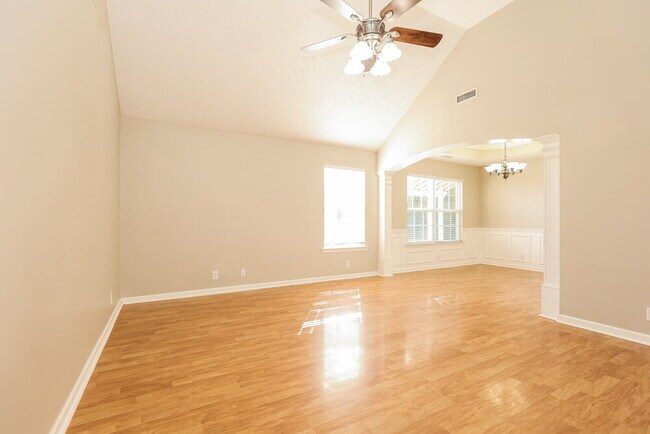 Building Photo - 3428 Hardwood Dr