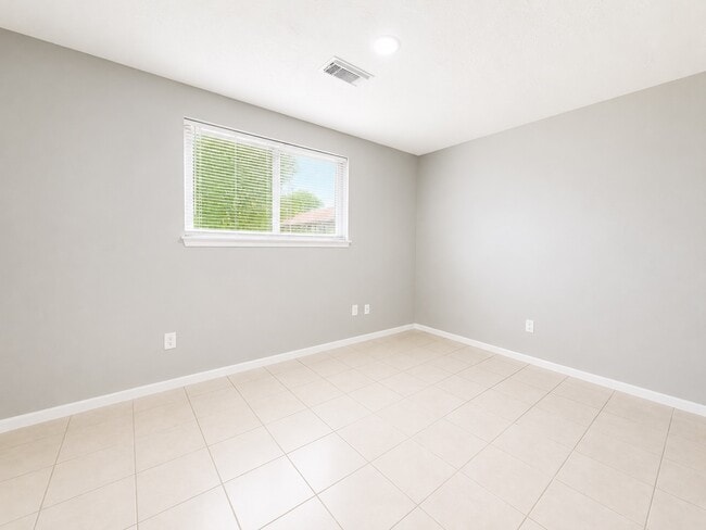 Building Photo - 723 Onaleigh Dr