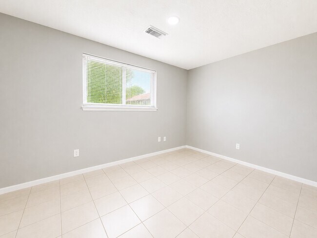 Foto del edificio - 723 Onaleigh Dr
