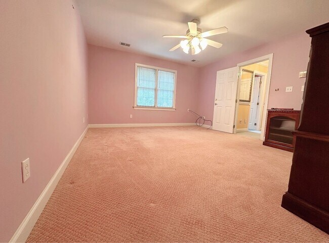 Photo - 100 Steep Bank Dr House