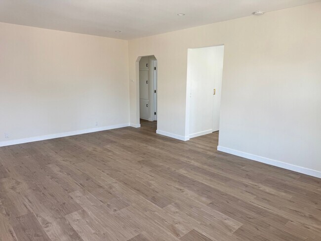 Foto del edificio - 911 S Atlantic Blvd