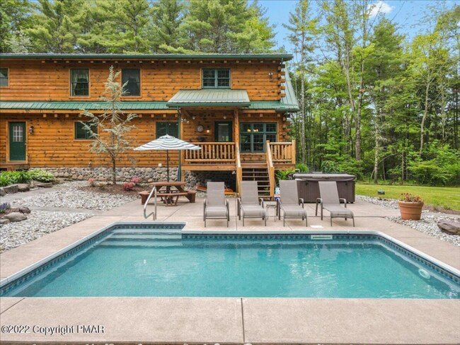 Building Photo - 899 Lower Swiftwater Rd