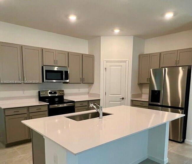 Building Photo - 974 Bent Creek Dr