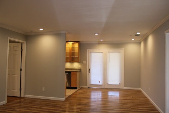 Building Photo - 10622 Hermosa Dr