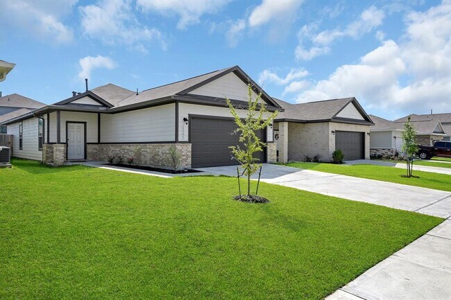 Building Photo - 25395 Northpark Lake Dr