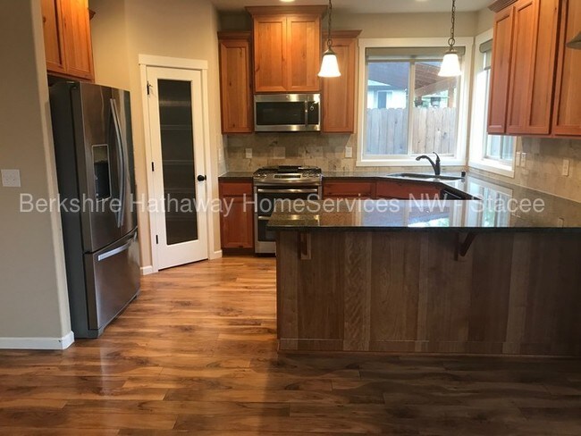 Building Photo - 2312 N 4th Way Ridgefield, WA 98642