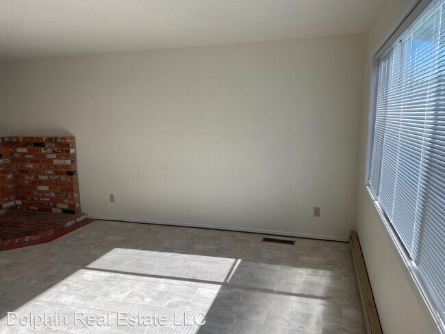 Foto del edificio - 2 br, 1.5 bath House - 912 SW 11th St. #4