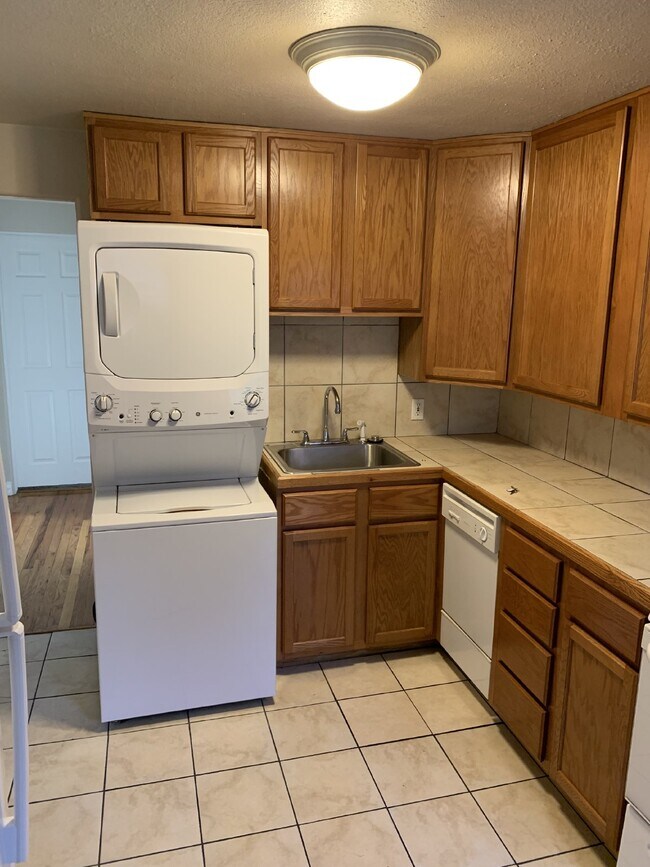 Foto del edificio - I-70 and Sheridan Blvd, Quiet Unit for Rent