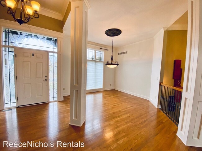 Foto del edificio - 4 br, 3.5 bath House - 4911 Bradshaw St
