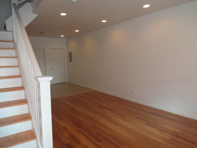 Building Photo - 5413 Delancey St