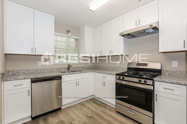 Building Photo - 2537 Field Spring Dr