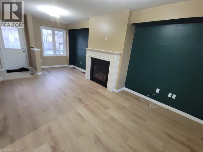 Building Photo - 3045 Gladeside Ave