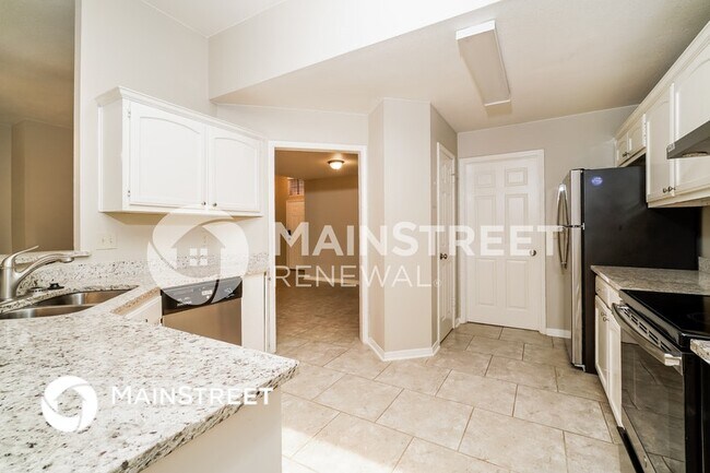 Building Photo - 121 Plaza Dr