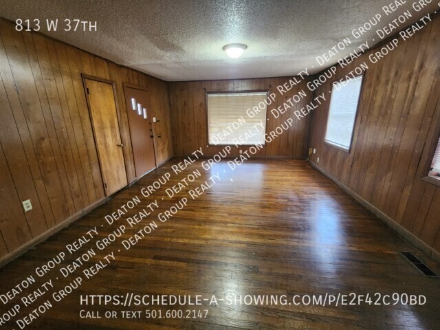 Building Photo - 813 W 37th St