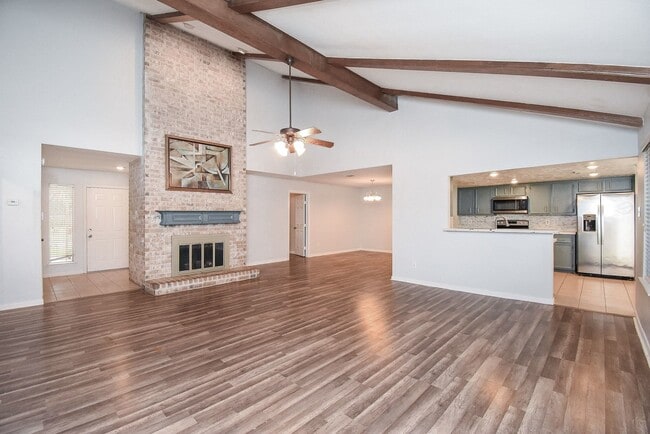 Building Photo - 14418 Royal Hill Dr