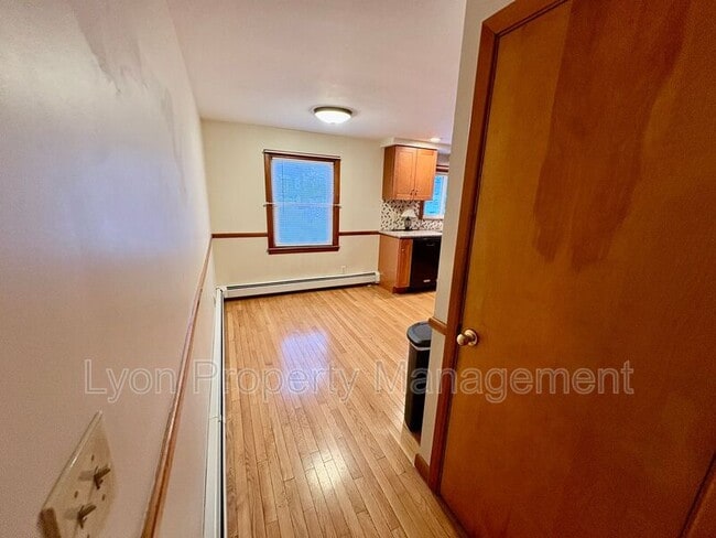 Building Photo - 133 Inman Ave