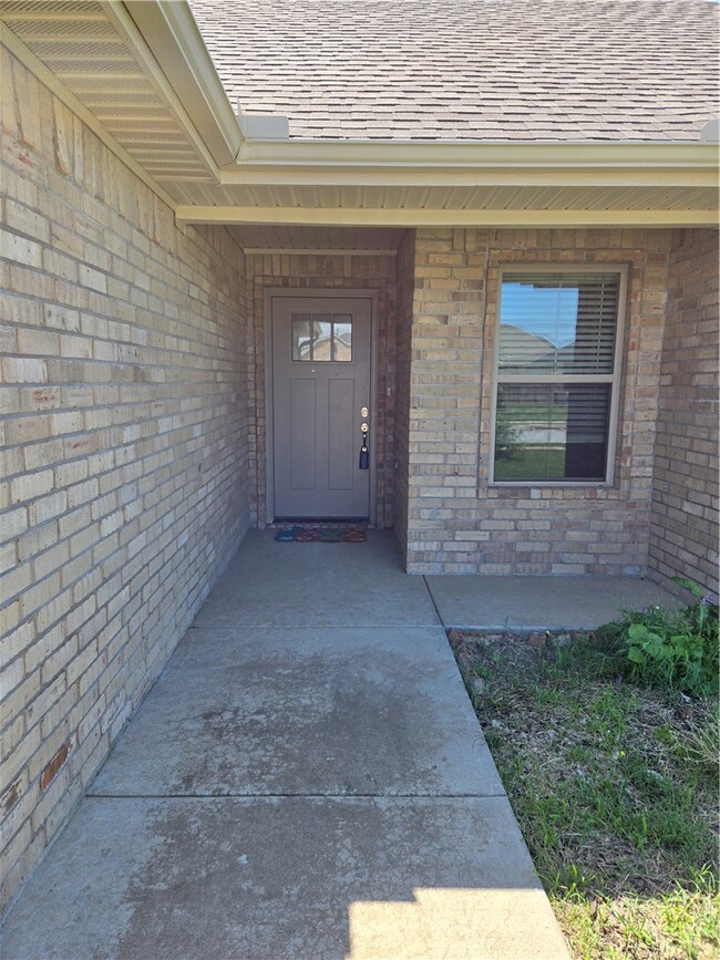 Foto del edificio - 2400 N Kathryn Ln