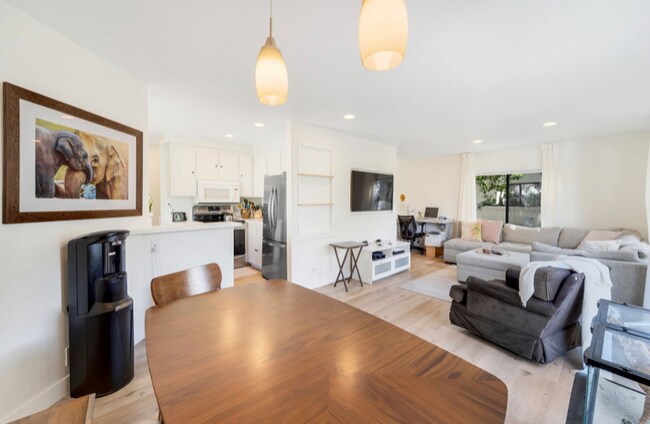 Foto del edificio - 2722 Ariane Dr