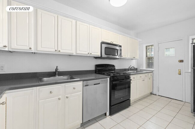 Foto del edificio - 1058 Sterling Pl