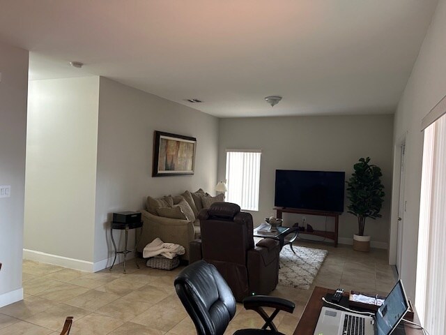 Foto del edificio - 2933 SW 38th Ave