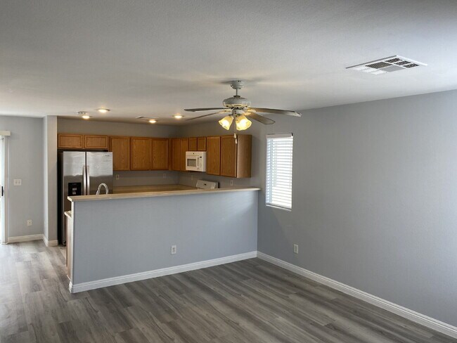 Foto del edificio - Two-bedroom, 2.5 bath two-story