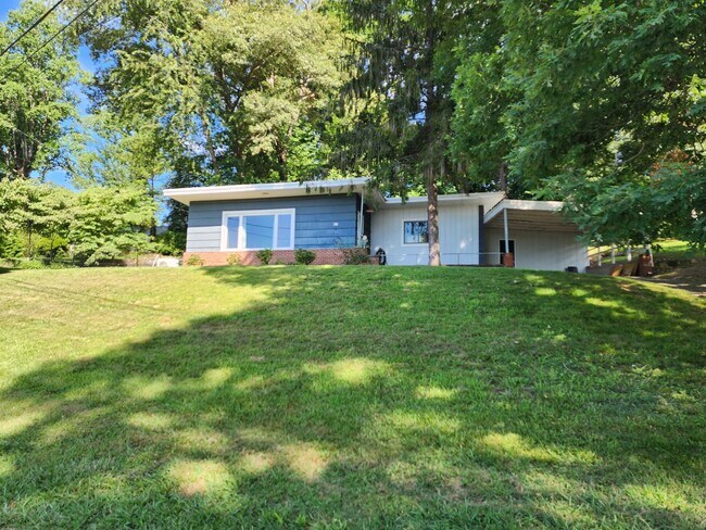 Foto del edificio - West Asheville Rental!