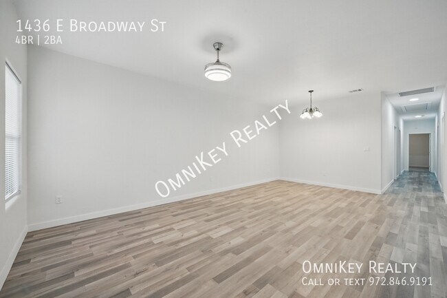 Foto del edificio - 1436 E Broadway St