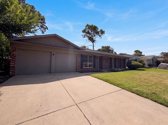 Building Photo - 2141 Mountainview Dr