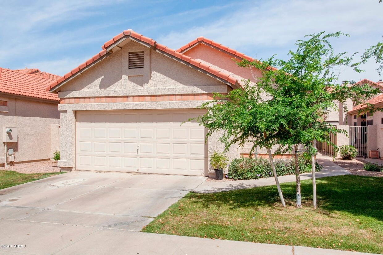 Foto principal - 3 BEDROOM HOME IN CHANDLER WITH COMMUNITY ...