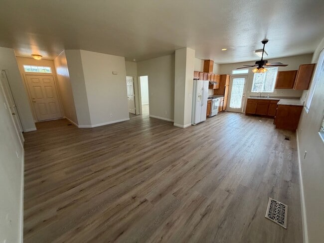 Building Photo - 5910 Sapphire Ridge Ct