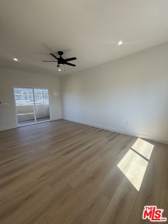 Foto del edificio - 16128 Devonshire St