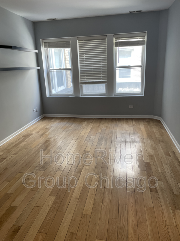 Building Photo - 4748 N Albany Ave