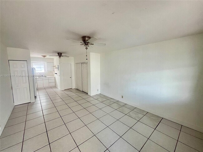 Building Photo - 158 Ocean Dr