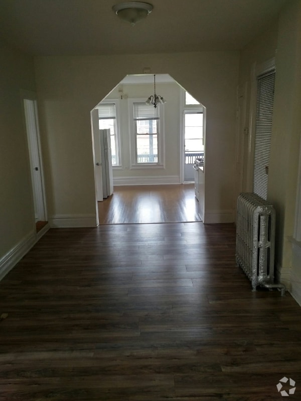Building Photo - 1420 W 18th St
