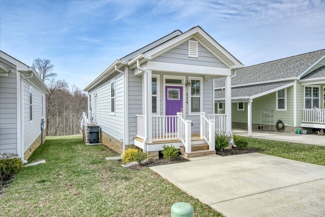 Building Photo - 324 Hemlock Cir
