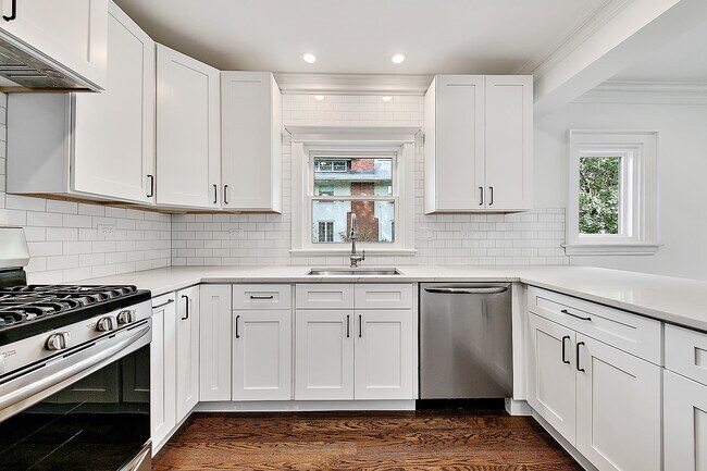 Building Photo - 408 S Kensington Ave
