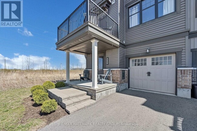 Building Photo - 550 Petrichor Cres