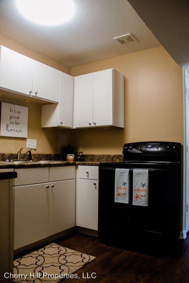 Building Photo - 2 br, 1 bath Apartment - 1904 W 24th St