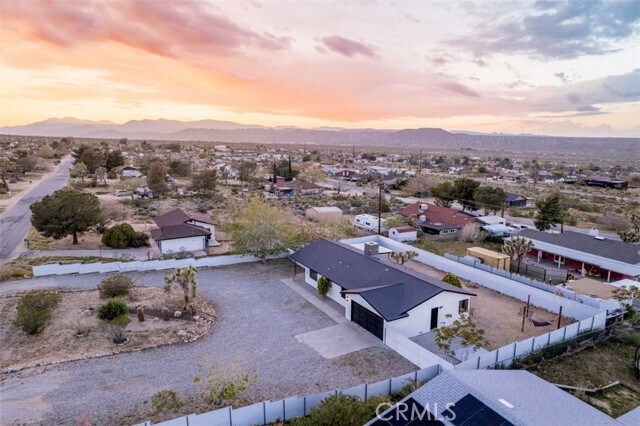 Foto del edificio - 60468 Latham Trail