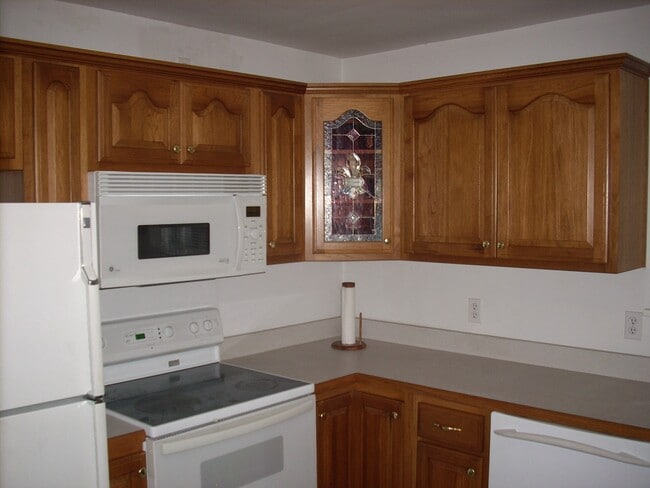 Kitchen - 2219 Saratoga Dr
