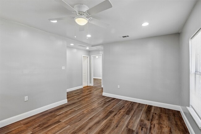 Building Photo - 403 E Second Street Unit