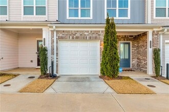 Building Photo - 1959 Hidden Hts