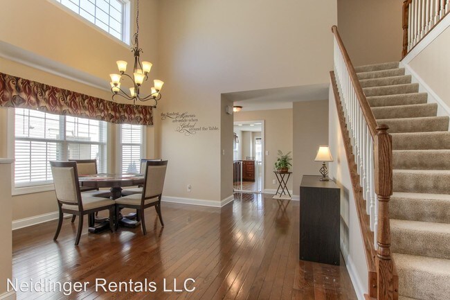 Building Photo - 4 br, 2.5 bath House - 229 West View