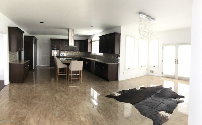 Building Photo - 318 Mockingbird Ln