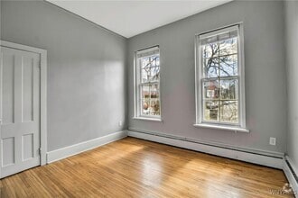 Building Photo - 155 Allen St