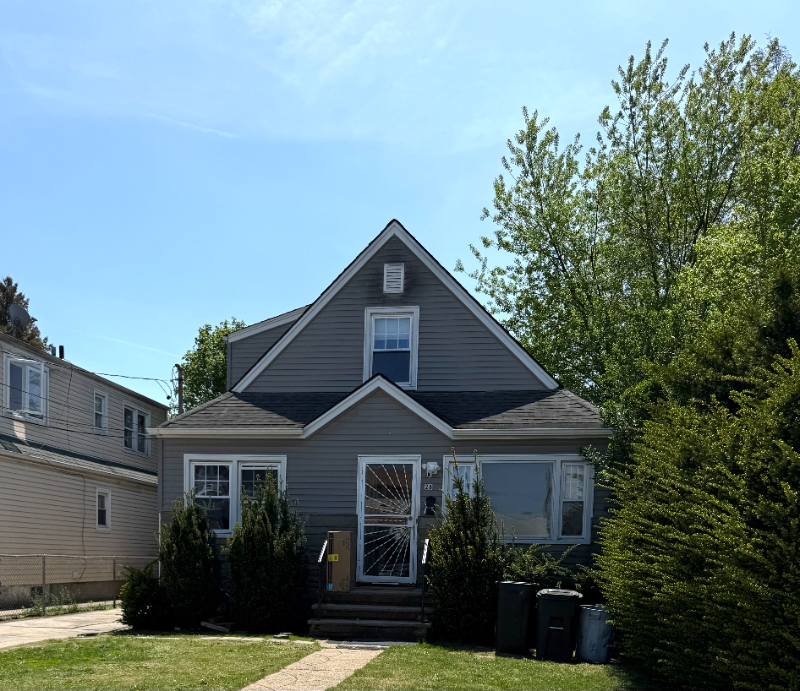 Primary Photo - 184 184th St
