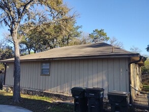 Building Photo - 1401 Clyde St