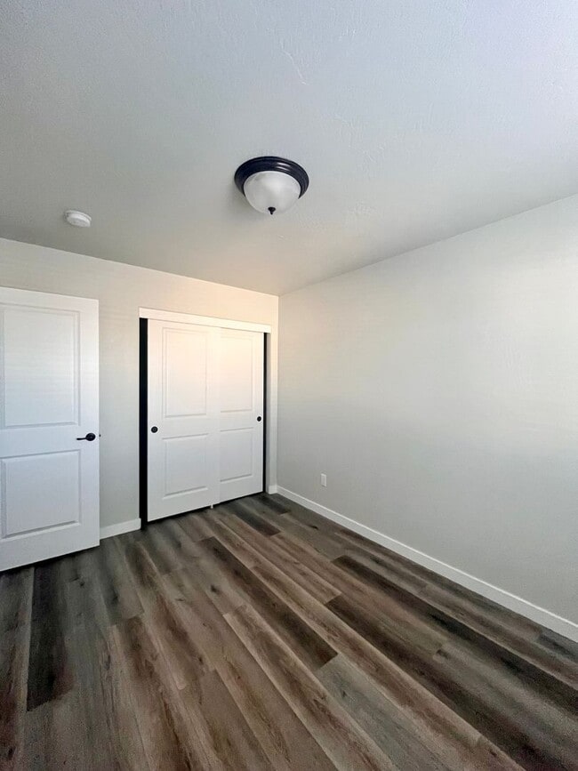 Building Photo - Medford/Central Point Area - 1 Bedroom / 1 Bath New Construction
