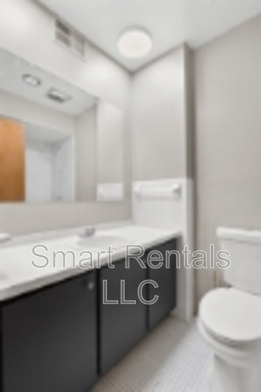 Building Photo - 9959 Chateau Roi Dr