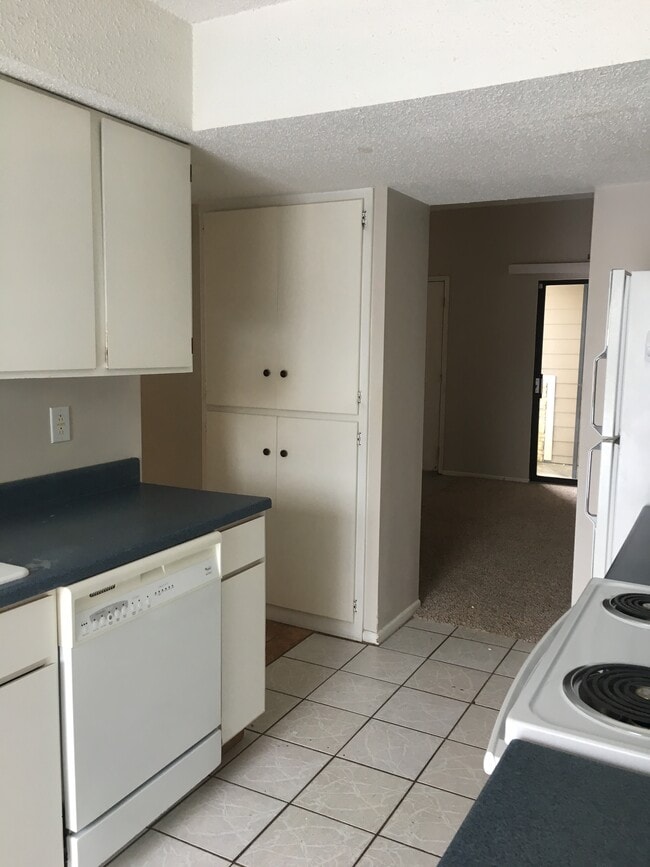 Kitchen - 207 Wisconsin St